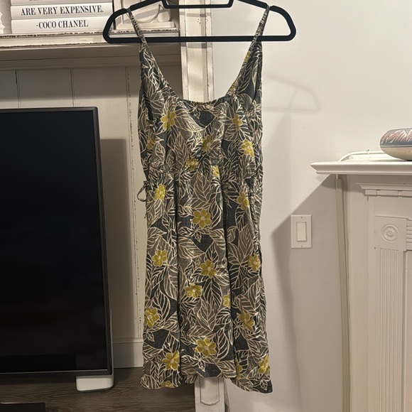 MAKE AN OFFER 🍃 Lightweight Pataloha®™ Floral Wrap Dress - Picture 6 of 6